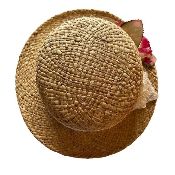 Vintage Boho straw hat with lace and flower accent - Picture 4 of 7